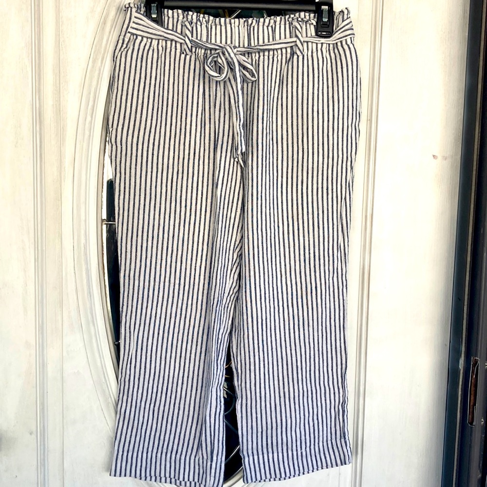 Small Anne Klein cropped bottoms